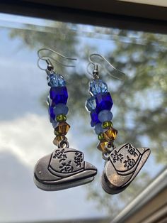 beaded handmade earrings Cowgirl Hat Earrings, Cowgirl Hat, Cowgirl Hats, Cow Girl, Handmade Earrings, Halloween Shopping, Jewelry Earrings Dangle, Etsy Earrings, Dangle Drop Earrings