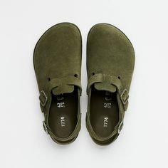 1774 IV Tokio Suede Leather Moss Green | BIRKENSTOCK Green Birkenstock, Birkenstock 1774, Birkenstock Clog, Black Birkenstock, Utilitarian Style, Utility Style, Casual Leather Shoes, What Should I Wear, Trending Sneakers