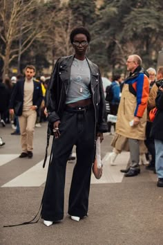 Anok Yai Street Style, Minimalist Street Style, Afrocentric Fashion, Models Off Duty Style, Barbie Fashionista, Vogue Japan, Kaia Gerber