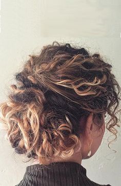 Short Hair Curl Updo, Short Curly Hair One Side Pinned Up, Short Curly Haircuts Highlights, Simple Updos For Short Curly Hair, Updo Curly Short Hair, Med Length Curly Hair Updo, Boho Hairstyles Short Curly Hair, Short Curly Hairdo Wedding, Short Hair Updo Curly Natural Curls