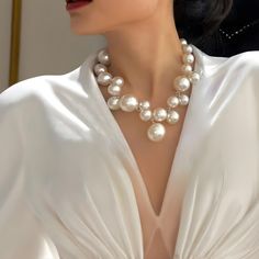 Discover the essence of elegance with our stunning pearl necklace--the perfect addition to elevate your jewelry collection! 🌟 This dainty necklace beautifully embodies the charm of minimalist jewelry, making it a versatile choice for every occasion. Whether you're walking down the aisle in your bridal gown or dressing up for a night out with friends, our elegant pearl choker will enhance your look and make you feel fabulous. 💖 Looking for a thoughtful gift for her? This exquisite piece is an i Luxury Formal Baroque Pearl Necklace, Pearl Necklace Vintage, Thoughtful Gifts For Her, White Pearl Necklace, Romantic Evening, Necklace White, Vintage Pearls, Pearl Choker, Elegant Necklaces