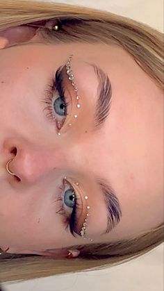 Makeup Look Rhinestones, Glam Rave Outfit, Bejeweled Eye Look, Rave Eye Makeup Rhinestones, Prom Hair Styles With Gems, Boho Prom Makeup, Sequence Eye Makeup, Pretty Nails Simple Classy Almond, Cute Rave Makeup