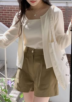 Simple Casual Outfits, Korean Outfit Street Styles, Korean Casual Outfits, Korean Clothing, Everyday Fashion Outfits, Casual Day Outfits, Fashion Mistakes, Beauty Brands, Korean Outfits