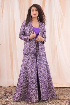 Shades of purple blazer with floral woven motifs. Paired with bustier and woven sharara. - Aza Fashions Jacket Style Kurti, Brocade Blazer, Banarasi Brocade, Purple Blazer, Sharara Set, Floral Blazer, Fashion App, Shades Of Purple, Set For Women