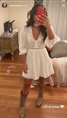 White Dress Western Outfit, Western Church Outfit, Vestidos Country, Traje Cowgirl, Bota Western