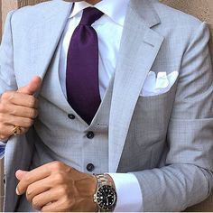 Light grey suit and purple tie Grey Suit Styling, Gentleman Mode, Mens Attire, Grey Suit, Suit Tie