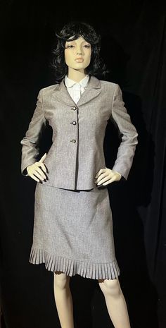 Vintage 1980s "Le Suit" petite 1940s style blazer & pencil skirt set✨ ~Wear it open or closed! Featuring a pocket on the right side of the skirt ;) Blazer measurements: Bust: 36" Waist: 32" Sleeve Length: 15" Shoulders: 15" Skirt measurements: Waist: 28" Hips: 39" Length: 21" *The condition of item is consistent with age Le Suit, 40s Fashion, Womens Blazers, 1940s Fashion, Blazer Suit, Skirt Set, Pencil Skirt, Two Piece, Halloween Shopping