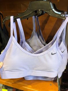 Cute Sports Bras Aesthetic, Nike Workout Outfits, Cute Sports Bras, Running Fits, Cute Nike Outfits, Athletic Clothes, Gym Fits, Workout Fits, Cute Nikes