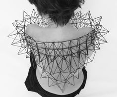 Dominique Thomas Vansteenberghe   (BE) Pinterest Jewelry, Shoulder Jewelry, Sculptural Fashion, Geometric Fashion