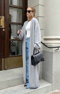 Autumn Dinner Outfit, Casual Dinner Outfits, Casual Dinner Outfit Summer, Dinner Outfit Fall, Chica Chola, Dinner Outfit Casual, Long Grey Cardigan, Latina Outfits, Look Adidas