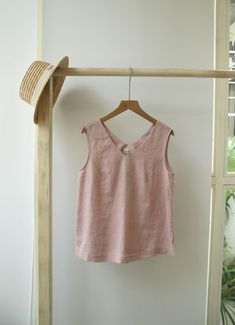 Sleeveless Simple Linen Top, Sustainable Fashion - Etsy Chic Linen Top In Flax Color, Chic Everyday Linen Tops, Summer Vacation Ramie Tops, Casual Linen Top With Natural Dye, Chic Ramie Tops For Spring, Linen Tops For Everyday Spring Wear, Spring Linen Tops For Everyday Wear, Everyday Linen Tops For Spring, Relaxed Fit Flax Top For Summer