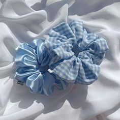 Light Blue Scrunchie, Baby Blue Girl Aesthetic, Blue Acssesories Aesthetic, Blue Aesthetic Accessories, Blue Accessories Aesthetic, Blue Girly Things, Blue Girly Aesthetic, Blue Wonyoungism, Scrunchies Aesthetic