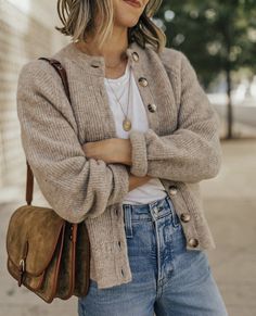 Pointelle Cardigan Outfit, Beige Cardigan Outfit, Cardigan Outfit, Oufits Casual, Cardigan Outfits, Outfit Inspo Fall, Mom Outfits, Looks Style