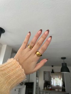 Fall Minimal Nails, Color French Tip Nails Fall, Mail Inspo Fall, Short Nails Inspiration Autumn, Fall Break Nails, Light Brown French Tip Nails, Brown French Tip Nails Almond, Brown Nail Tips, Fall Vibes Nails