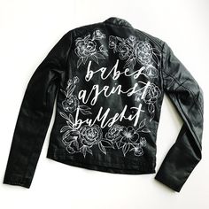 Hand painted jacket by Alli K Design Diy Clothes Refashion Upcycling, Hipster Crop Tops, Diy Clothes Projects, Diy Clothes Storage, Diy Clothes Refashion Videos, Diy Clothes For Women, Clothes Upcycle