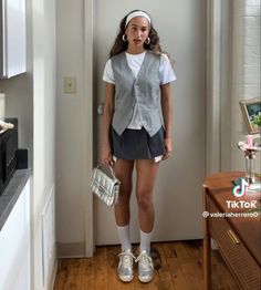 How To Style A White Blouse, Sporty Chic Style, Style Bundle, Summer Ootd, College Tips, Sporty Chic, Beauty Lifestyle, Fit Check, Fit Inspo