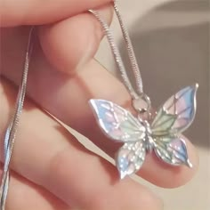 Cute Jewellery, Butterfly Necklace Gold, Blue Converse, Princess Jewelry, Fantasy Princess, Y2k Jewelry, Colorful Butterfly, Butterfly Pendant Necklace, Jewelry Making Charms