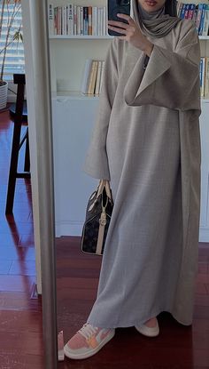 Abaya Uni Outfits, Autumn Abaya Outfits, Hijab Fashion Abaya, Everyday Abaya Outfits, Sweater Abaya, Hijab Outfit Abaya, Eid Abaya Outfit