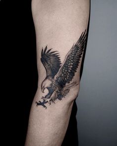 Eagle Tattoo Eagle Tattoo Ideas, Bird Of Prey Tattoo, Dog Tags Tattoo, Lioness Tattoo Design, Miniature Tattoos, Traditional Eagle Tattoo, Animal Tattoos For Women, Cute Cat Tattoo