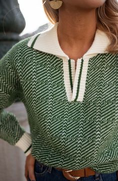 Green Lomond Sweater – Easy Clothes North America Women Fall Casual Outfits, Legal Intern Outfit, Irish Sweater Outfit, 30 Style Clothes, Mom Style Fall 2024, European Preppy Style, Clare V Style, Green Fall Outfits For Women, Winter 2024 Trends Fashion