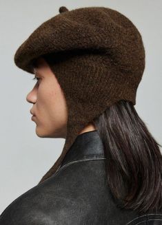 Discover the ultimate in cozy style with our Chic Wool Blend Zig Zag Knit Beret with Long Straps. This beret features a unique zig zag knit pattern, designed to cover your ears perfectly. Its long straps can be tied for added warmth and style. Made from a soft blend of acrylic, nylon fiber, wool, and spandex, this beret is available in grey, coffee, and black. Ideal for both men and women, this beret comes in one size that fits comfortably with a circumference of approximately 60cm. Size Chart: Funky Hats, Knit Accessories, Grey Coffee, Knit Headband Pattern, Knit Beret, Wool Berets, Cozy Style, Women's Headwear, Hat Knitting Patterns