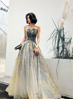 Gown Aesthetic, Party Dress Blue, Blue And Gold Dress, Blue And Yellow Dress, Yellow Gown, Prom Dresses Yellow, Color Rush, Prom Dresses 2019, Blue Party Dress