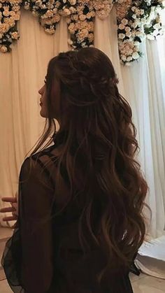 cute hoco hairstyles, homecoming hair 2022, cute hairstyles for prom,prom hairstyles,homecoming hair, homecoming style 2022, high school hairstyles Cute Prom Hairstyles, Rambut Brunette, Hair Stylies, Wedding Hair And Makeup