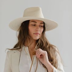 he exceptional straw for whatever the day might bring.The River is a straw hat with teardrop fedora crown featuring a flat brim trimmed with a leather chinstrap + leather slider. Crafted with exotic Guatemalan Palm Straw.Style - Teardrop LifeguardMaterial - Guatemalan StrawDimensions - Crown 10.5 cm + Brim 10.5 cm Chic Hat, Gigi Pip, Womens Straw Hats, Halo Style, Wearing A Hat, Shoes With Jeans, Summer Hats, New Arrival Dress, Fashion Pictures