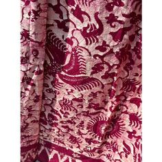 Large printed batik, predominantly fuchsia, Indonesian ceremonial fabric. Peacock, flower and plant motifs. Length: 2m35cm; Width: 115cm. Can be used as bedding, tablecloth, upholstery. Decorative, beautiful material and beautiful craftsmanship. Indonesian Batik, originally mainly produced on the island of Java, was included in 2009 by UNESCO on the representative list of the intangible cultural heritage of humanity. The word, of Javanese origin, has the same root as the word titik, which means Puppet Theaters, Peacock Flower, Indian Peacock, Batik Scarf, Scandinavian Textiles, Intangible Cultural Heritage, Indonesian Batik, Modern Textiles, Japanese Textiles