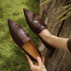 Elegant, Natural, Comfortable. Color: Coffee/BlackMaterial: SheepskinInsole: SheepskinSole: Natual RubberHeels: 2.5 cm/0.98"Weight: 0.19kg Each Shoes (measured size 8) Origin: Made in China For Pointed Toe Shoes, We Suggest Choose Half Size Larger Than Your Usual Size. Production Time: About 5-7 days (Any exceptional case will email you, Please pay attention to your email left) Shipping Time: Free Shipping To most locations, delivery time is approximately 5-15 days; We have paid FedEx Option, to Office Flats For Fall With Flat Heel, Office Flats For Fall, Fall Slip-on Pointed Toe Loafers, Leather Shoes With Leather Sole For Fall, Fall Leather Shoes With Closed Toe For Office, Fall Flat Leather Shoes, Closed Toe Flats With Leather Sole For Fall, Fall Closed Toe Flats With Leather Sole, Leather Loafers With Pointed Toe