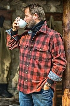 Rustic Mens Fashion, Flannel Outfits Men, Lumberjack Style, Rustic Outfits, Flannel Outfits, Rugged Men, Mens Fashion Rugged, Rugged Style, Mountain Man