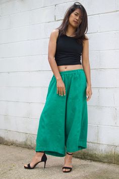 M E A S U R E M E N T S Waist 26 in. up to 40 in. (max with elastic band) Hips up to 54 in. Wide leg circumference 30 in. Inseam 23 in. Pocket 2 pockets Total length 35 in. Material High quality linen fabric M O D E L * Size US4 * Height 5 ft. 4 in. or 163 cm. With or without 4 in. high heels. These pants are a new addition to our linen pants collection. They're made with high quality linen with high end detailing and are tailored to make you look and feel your best! The pants are very roomy wit Summer Green Parachute Pants With Loosely Fitted Hips, Baggy Green Parachute Pants For Summer, Relaxed Fit Harem Bottoms For Summer, Green Relaxed Fit Parachute Pants For Summer, Green Bohemian Bottoms With Relaxed Fit, Green Harem Pants For Spring, Straight Yoga Pants For Summer, Summer Yoga Straight Pants, Green Harem Pants For Yoga In Summer