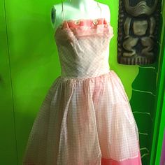 Fabulous 1950s Light Pink & White Gingham Dress. Vlv. Absolutely Beautiful True Vintage Dress. Near Perfect Condition. One Small Spot Shown In Last Picture. Fabulous Detailing In The Bust Area, Spaghetti Straps, Metal Zipper, With A Built-In Satin Petticoat And Built-In Crinoline. Union Tags But No Label. Measurements Bust 18” + Extra Cup Room. Waist 14” Hips Free Length 43” From Top Of Bust Line 37” 1950 Vintage Dresses, Pink Gingham Dress, Pink Gingham, Gingham Dress, 1950s Vintage, Metal Zipper, Vintage Dress, Petticoat, True Vintage