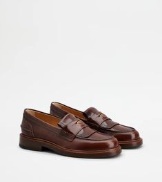 Woman BROWN Loafers in Leather XXW97K0IC70SHA35S003 | Tods Luxury Wingtip Loafers For Work, Elegant Monk Strap Shoes For Work With Stitched Sole, Timeless Office Loafers With Brogue Detailing, Classic Calf Leather Tassel Loafers For Office, Timeless Tassel Loafers With Leather Lining For Work, Timeless Calf Leather Moccasins With Brogue Detailing, Timeless Calf Leather Loafers For Semi-formal Occasions, Luxury Loafers With Stitched Sole For Office, Timeless Semi-formal Calf Leather Loafers