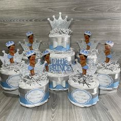 there are many cakes that have been made to look like princesses and crowns on them