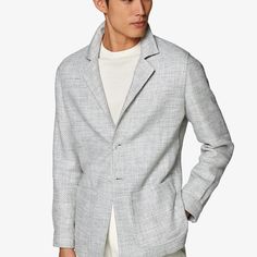 A lightweight layer that blends the comfort of a shirt with the refinement of a jacket, this light Greenwich shirt-jacket is the effortless way to add some depth to your look. Safari Jacket, A Jacket, Silk Linen, Style Expert, Workout Jacket, Pure Linen, Fashion Advice, The Light, Shirt Jacket