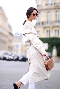 Currently Trending: Winter White - Sparkles and Shoes White On White Outfit, White Levis, Monochromatic Outfit