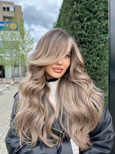 Balyage Long Hair, Winter Blonde Hair, Rambut Brunette, Brunette Hair With Highlights, Balayage Blonde, Sandy Blonde, Ash Blonde Hair, Blonde Hair Inspiration, Blonde Hair Looks