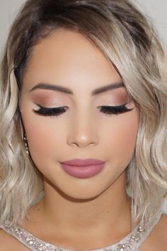 45+ Magnificent Wedding Makeup Looks For Your Big Day Natural Prom Makeup For Brown Eyes, Prom Makeup Silver, Simple Prom Makeup, Prom Makeup For Brown Eyes, Amazing Wedding Makeup, Wedding Hairstyles And Makeup, Natural Prom Makeup, Party Make-up, Alat Makeup