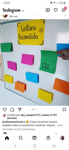 post - it notes on a white board with spanish words