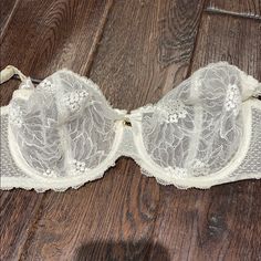 Super Sexy White Lace Bra From Neiman Marcus With Bow ! Never Worn Elegant Fitted String Bra, Chic Fitted Sheer Bra, Elegant String Bra, Chic Fitted Bra With Delicate Lace, Fitted String Bra With Lace Closure, Chic Fitted Lace Bra, Elegant String Bra For Wedding, Elegant String Wedding Bra, Elegant Wedding String Bra