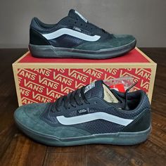 Vans Ave Pro Black/White Men Size 6.5, Equivalent To Women Size 8 Brand New In Box With Tags. Comes With An Extra Pair Of Laces. Pro Skater Anthony Van Engelen Signature Shoe . Ultimate Waffle Removable Inserts Buy With Confidence! Almost Always Ships The Same Day Or Next. Vans Skate Shoes With Perforated Round Toe, Anthony Van Engelen, Vans Cotton Lace-up Skate Shoes, Vans Vulcanized Lace-up Skate Shoes, Vans Slip-on Skate Shoes With Rubber Waffle Outsoles, Vans Synthetic Lace-up Skate Shoes, Vans Non-slip Sneakers For Skateboarding, Pro Skaters, Vans Black And White