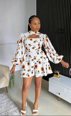 open chest tracksuit Ankara Dress Designs Chic, Short Gowns Classy, Short Gown Styles For Material, Classy Jumpsuit Outfits, Ankara Dress Designs