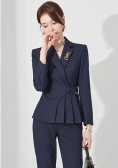 Blue Female Suit, Winter Office Outfits, Female Suit, Winter Fashion Outfits Casual, Belted Blazer, Coachella Outfit, Blazer Set, Power Dressing, Style Mistakes