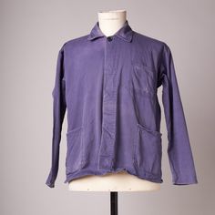 The Shirt Is In Good Condition, Shows Some Signs Of Wear, Fading, Stains Ect. There Is A Small Inch Size Repair In The Back And The Pocket Has A Small Pin Head Size Hole In Front Chest. Hidden Buttons, 3 Pockets. Made Of 100% Cotton. Marked A Size 52 And Measures 65 Cm Across Chest, 52 Cm Across Shoulders, 57 Cm Sleeves, 65 Cm Long. 1970s Shoes, 1960s Shoes, 1950s Shoes, Pin Head, Vintage Coats, Jacket Shirt, Vintage Surf, Small Pin, Chore Jacket