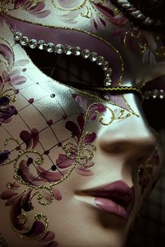 Masked Ball, Mardi Gras Mask