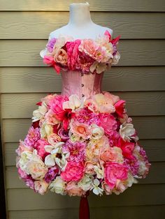 Fairy Queen Costume, Flower Costume Diy, Karneval Diy, Spring Costume, Adult Fairy Costume, Mannequin Legs, Body Forms, Rose Costume, Fairy Halloween Costumes