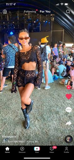 Pasties Festival Outfit, Festival Outfits Creamfields, Festival Outfits 23, Concert 2023 Outfit, Music Festival 2023 Outfit, 2 Piece Festival Outfit, Metallic Set Outfit, Acl Festival Fits, Covered Rave Outfits