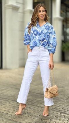 Wide Leg Jeans Outfit, White Jeans Outfit, Summer Work, Arab Fashion, Spring Fashion Outfits