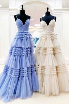 Long Ball Gown, Long Party Gowns, Dress Display, Long Formal Gowns, Tulle Sleeves, Tulle Prom Dress, Party Gowns, Long Prom Dress